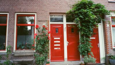 Rood combineren met welke kleur in je interieur? Ontdek de mooiste combinaties!